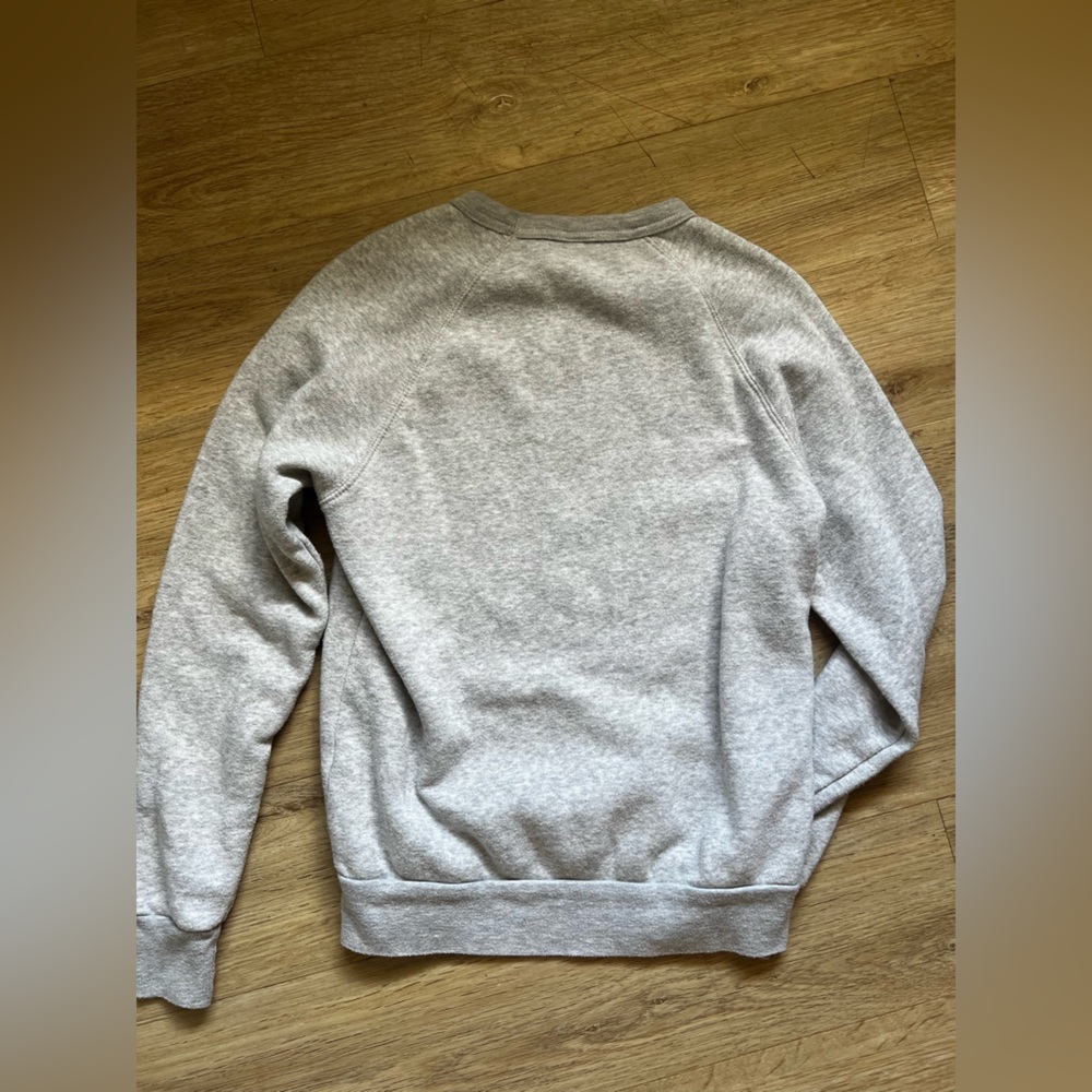 Never Gives Up Graphic Crew Neck Sweatshirt - Picture 2 of 5